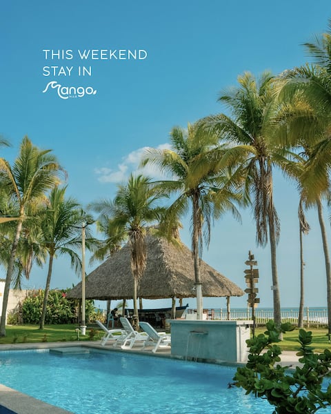 Mangomar/Beautiful large house/Beach front