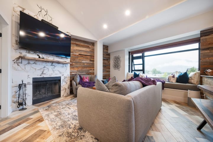 The Penthouse Loft @Village Base - 威士拿