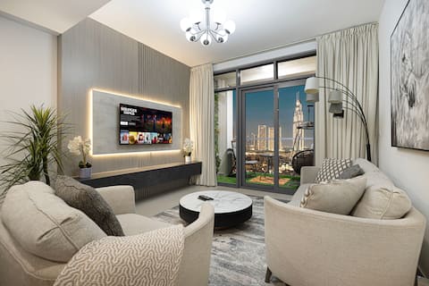 Top performing Airbnb: Luxury Burj Views | 2.5 BR | 5 min from Dubai Mall in Burj Khalifa