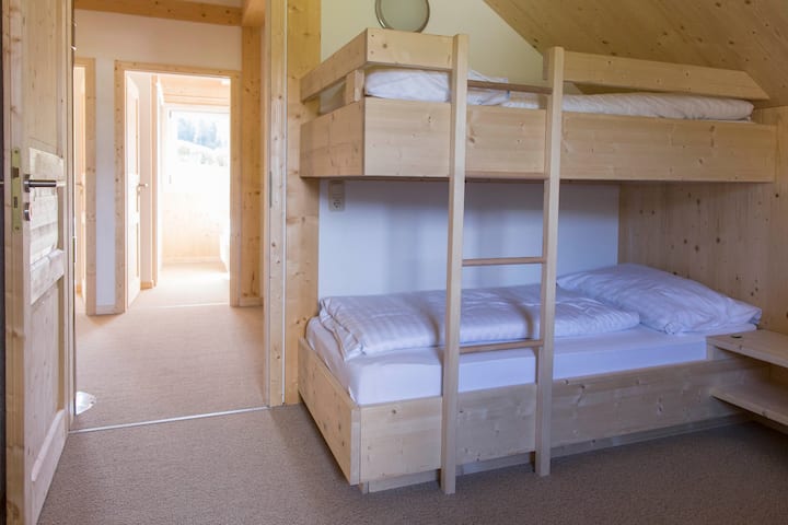 საძინებელი 4