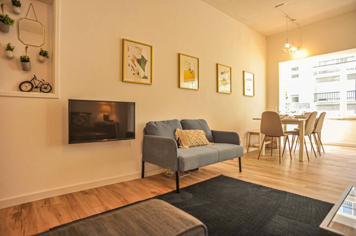 Spacious Apartment near Marquês de Pombal gallery image 4