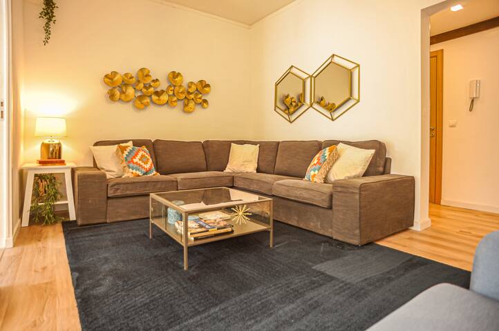 Spacious Apartment near Marquês de Pombal gallery image 2