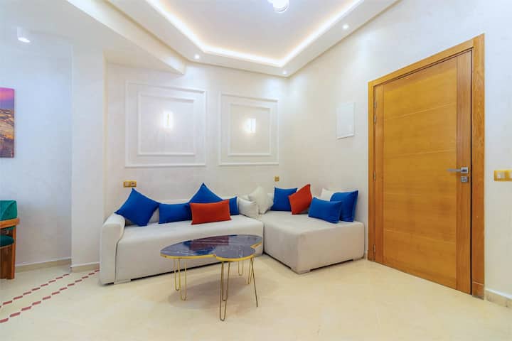 Apt Vip 5* à Guéliz: Piscine|clim|garage|wifi200mb - Marrakesh
