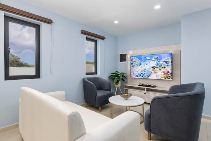 Brand New 4br3.5ba W/private Pool ~ Great Location - Aruba
