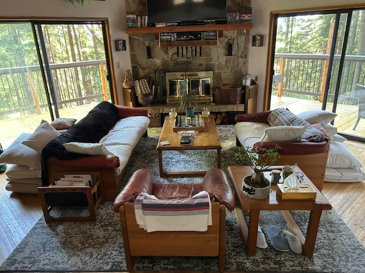 Rustic Gem In The Woods! - North Pender Island