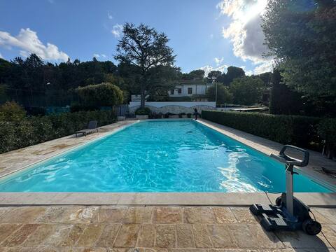 Small cottage with large private pool