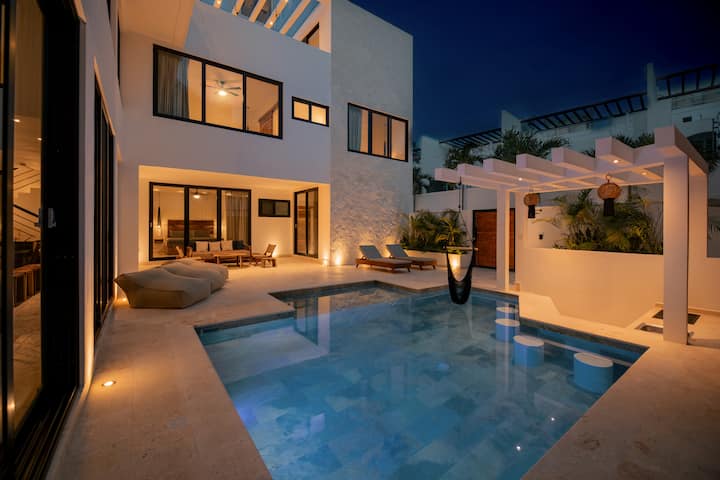New Villa Perfect For Groups. 20 Guests - Tulum