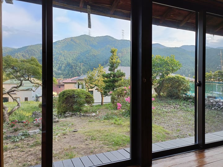 室内から南側の眺め