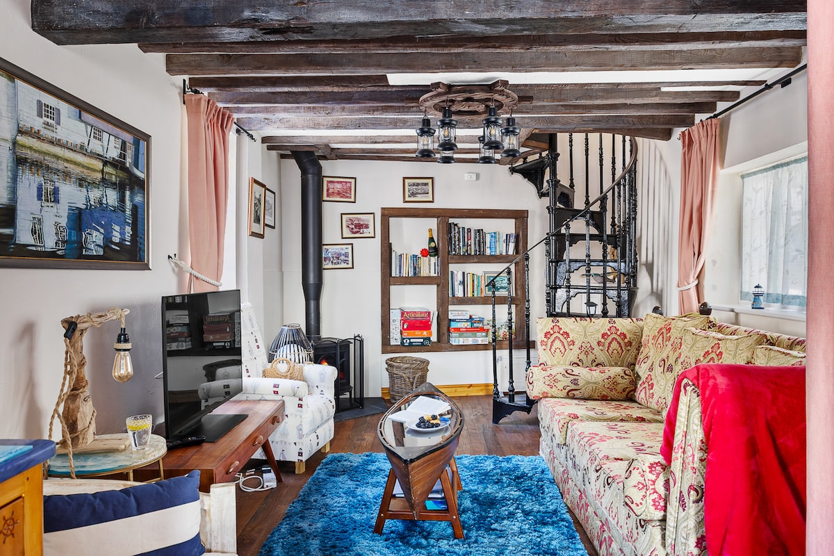 Popular Airbnb listing: Ye Olde Bark House, Polperro Harbour in Polperro