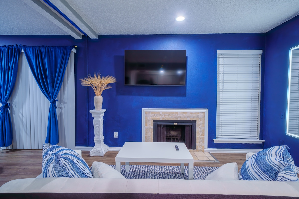 Popular Airbnb listing: Family Stay | FIFA Dallas | Free Parking | Airport in Arlington Park