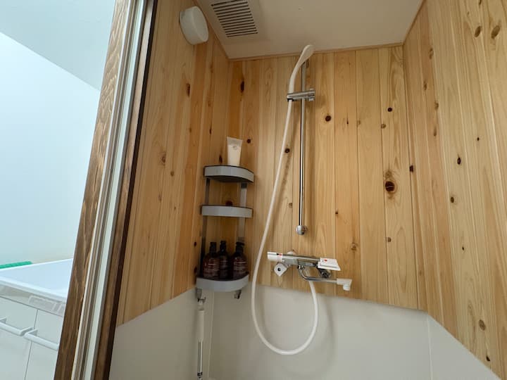 バスタブなしのシャワールームを完備しております