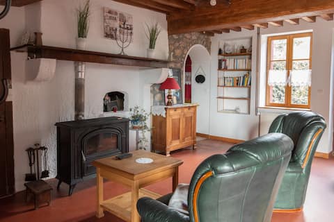 Popular Airbnb listing: Country house for 2 people in Nièvre