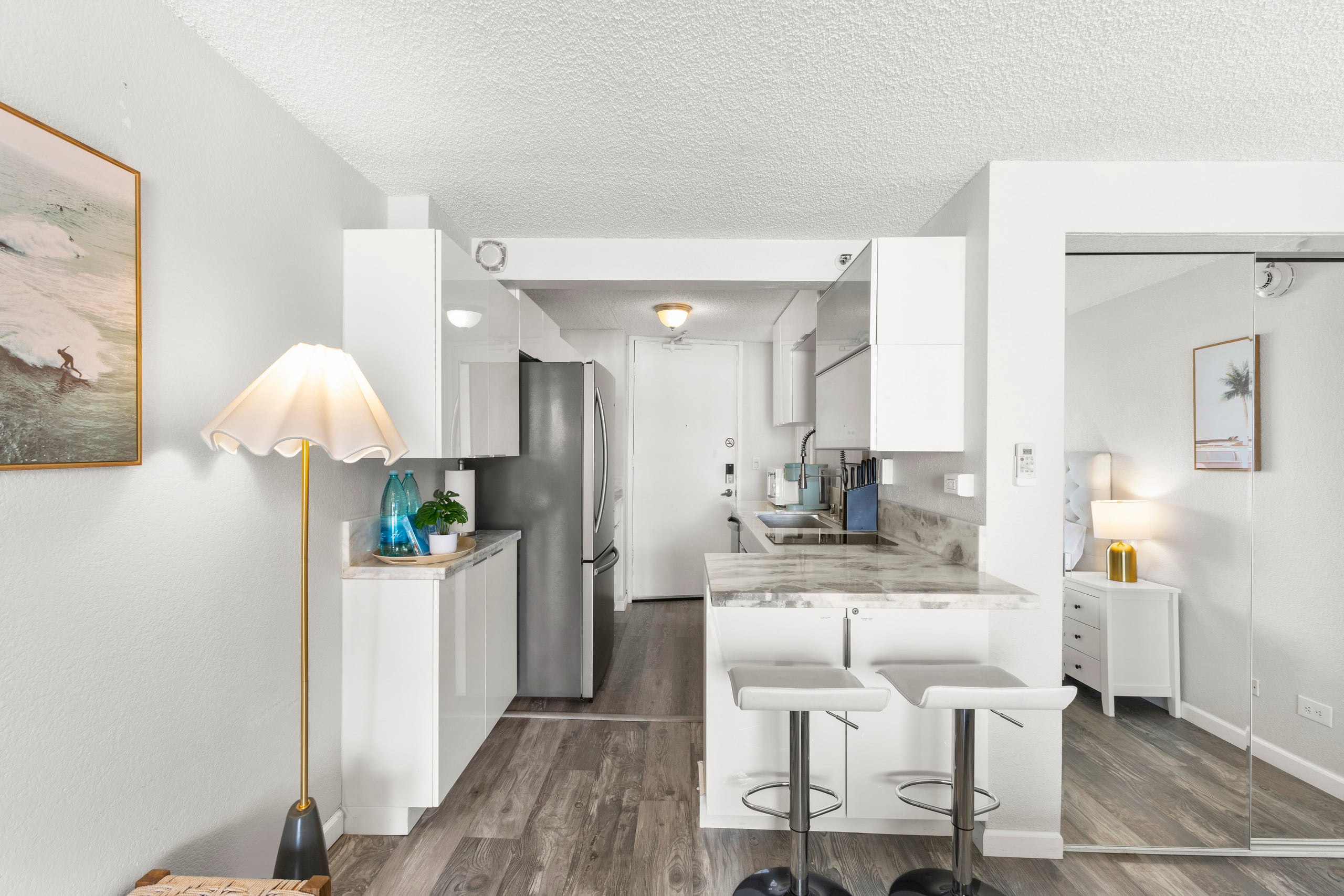 9FL-Modern Walkable Waikiki King Studio - Image 12
