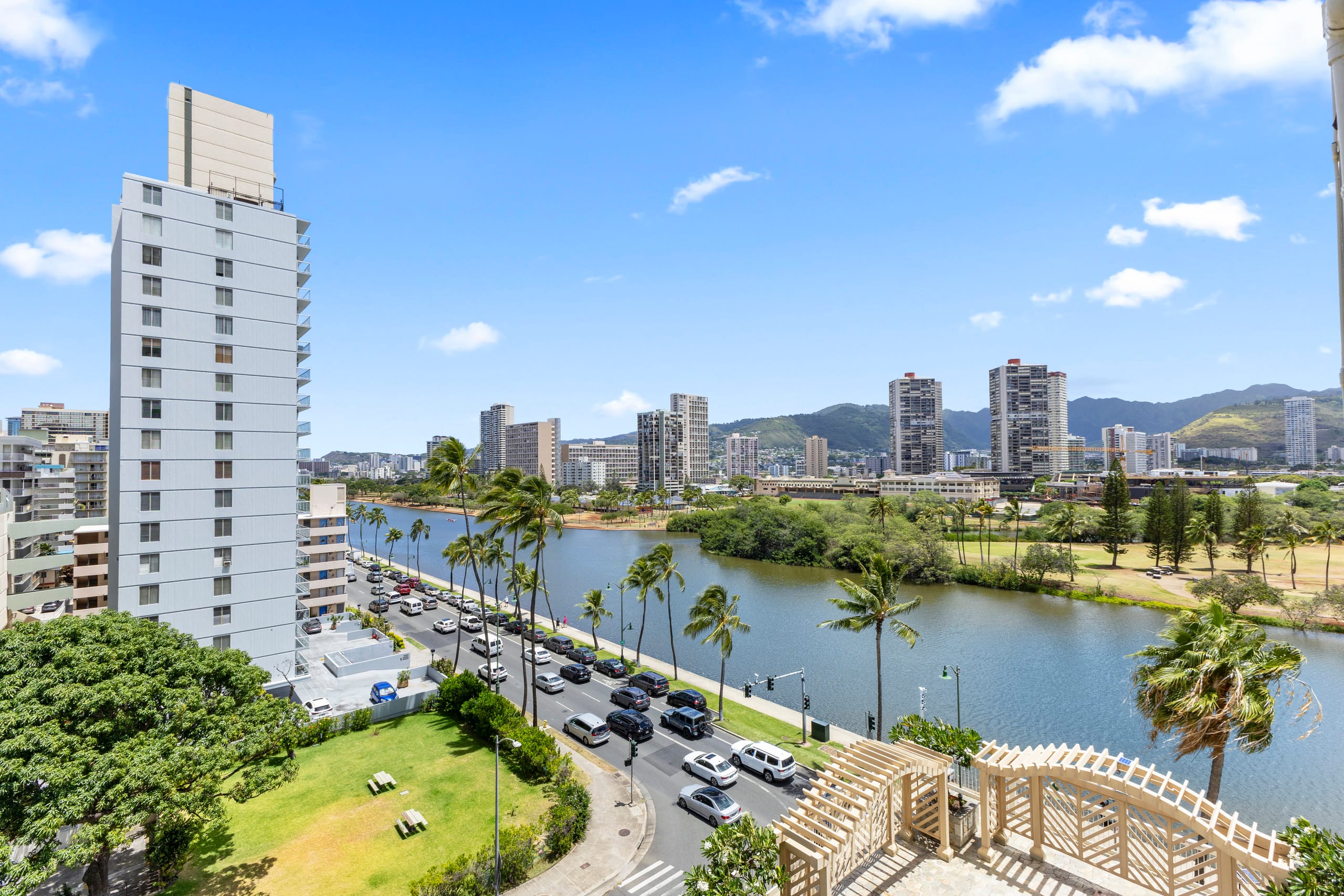 9FL-Modern Walkable Waikiki King Studio - Image 28