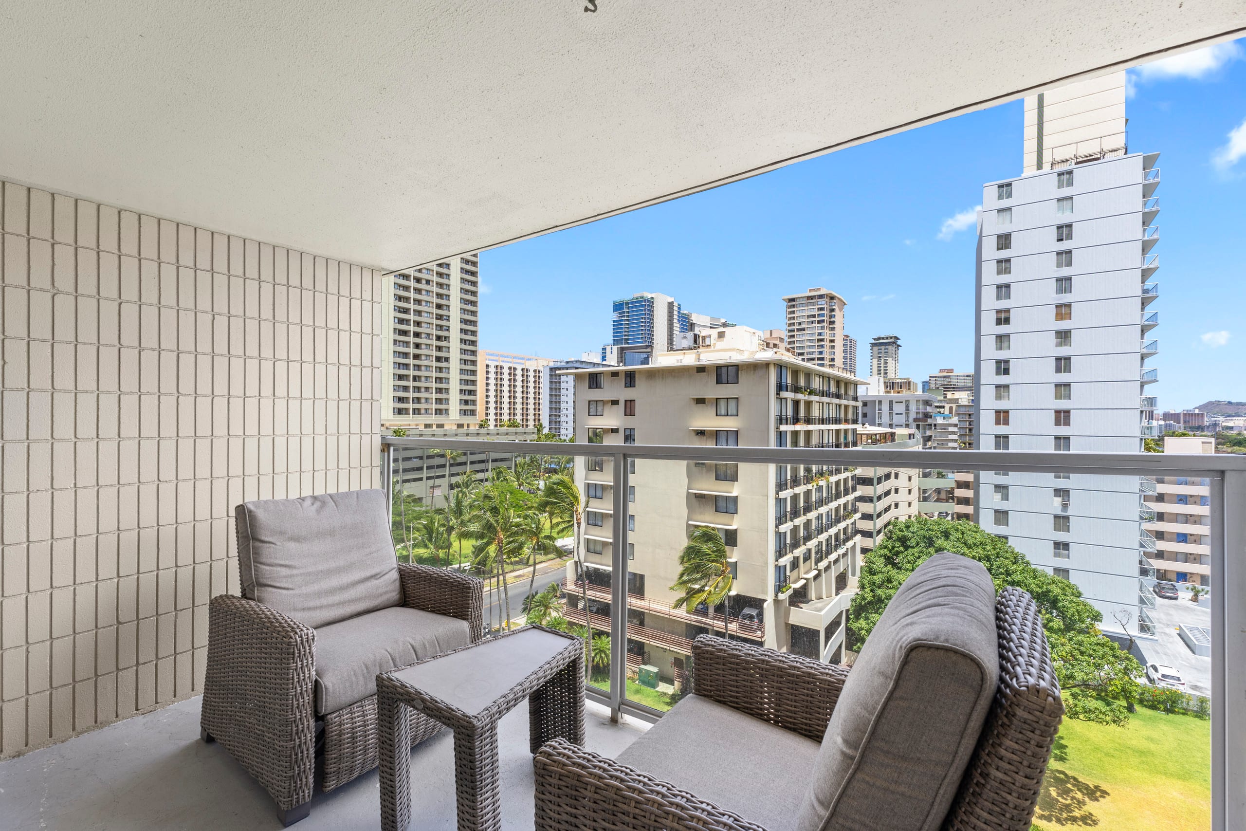9FL-Modern Walkable Waikiki King Studio - Image 14