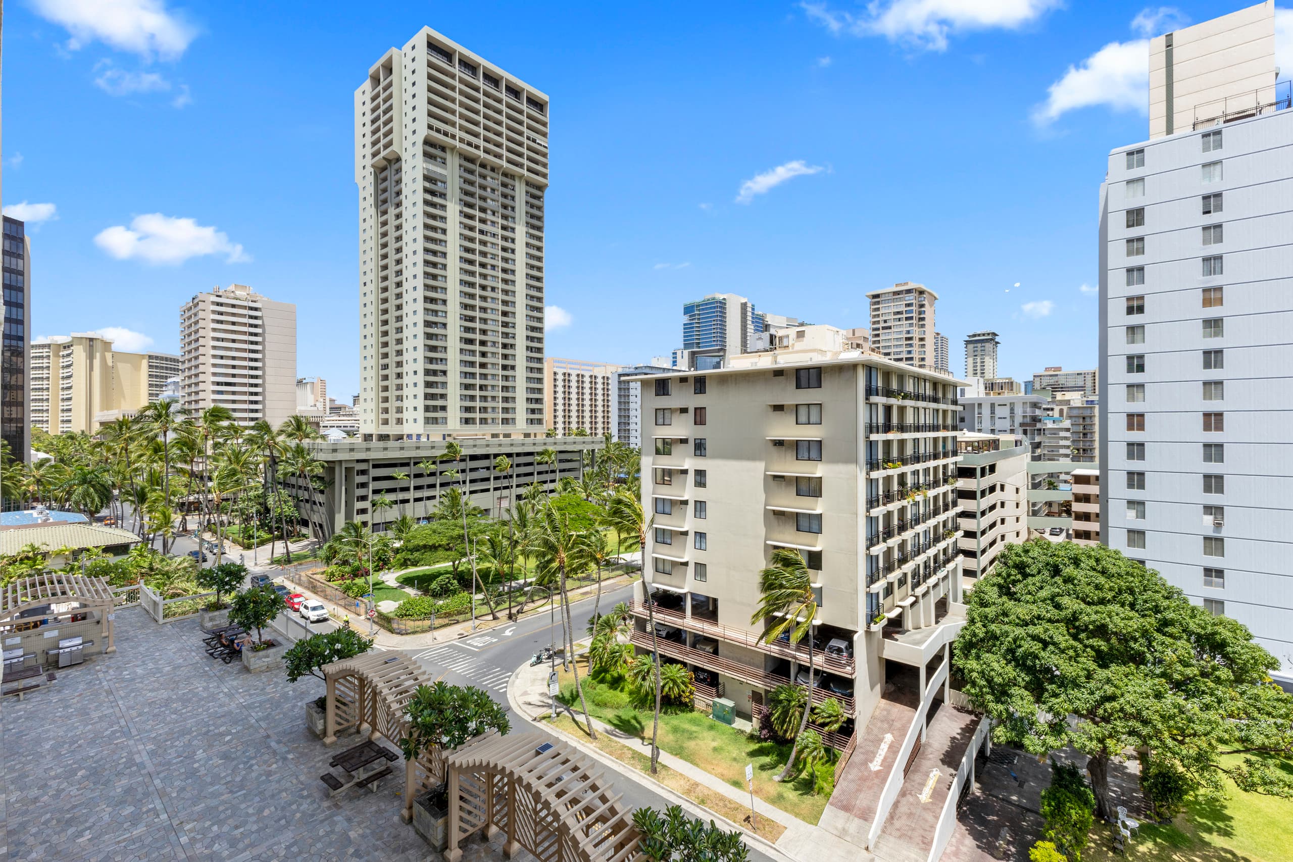 9FL-Modern Walkable Waikiki King Studio - Image 29