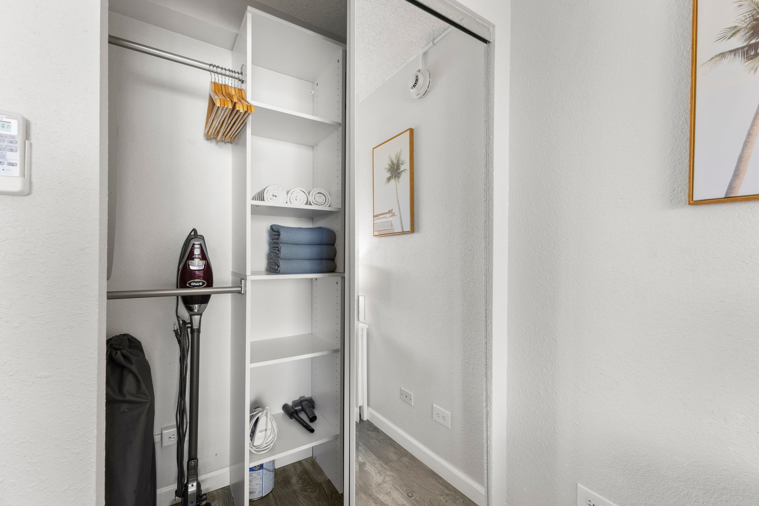 9FL-Modern Walkable Waikiki King Studio - Image 27