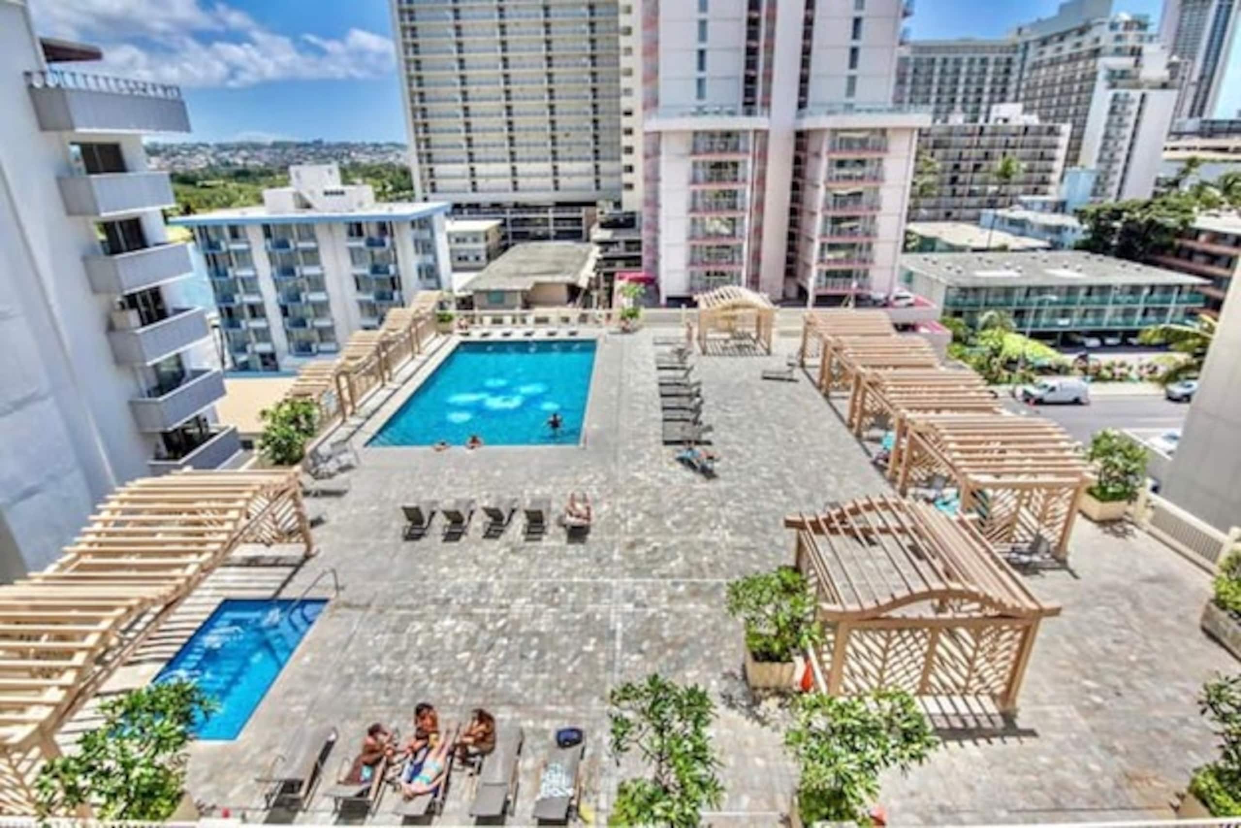 9FL-Modern Walkable Waikiki King Studio - Image 32