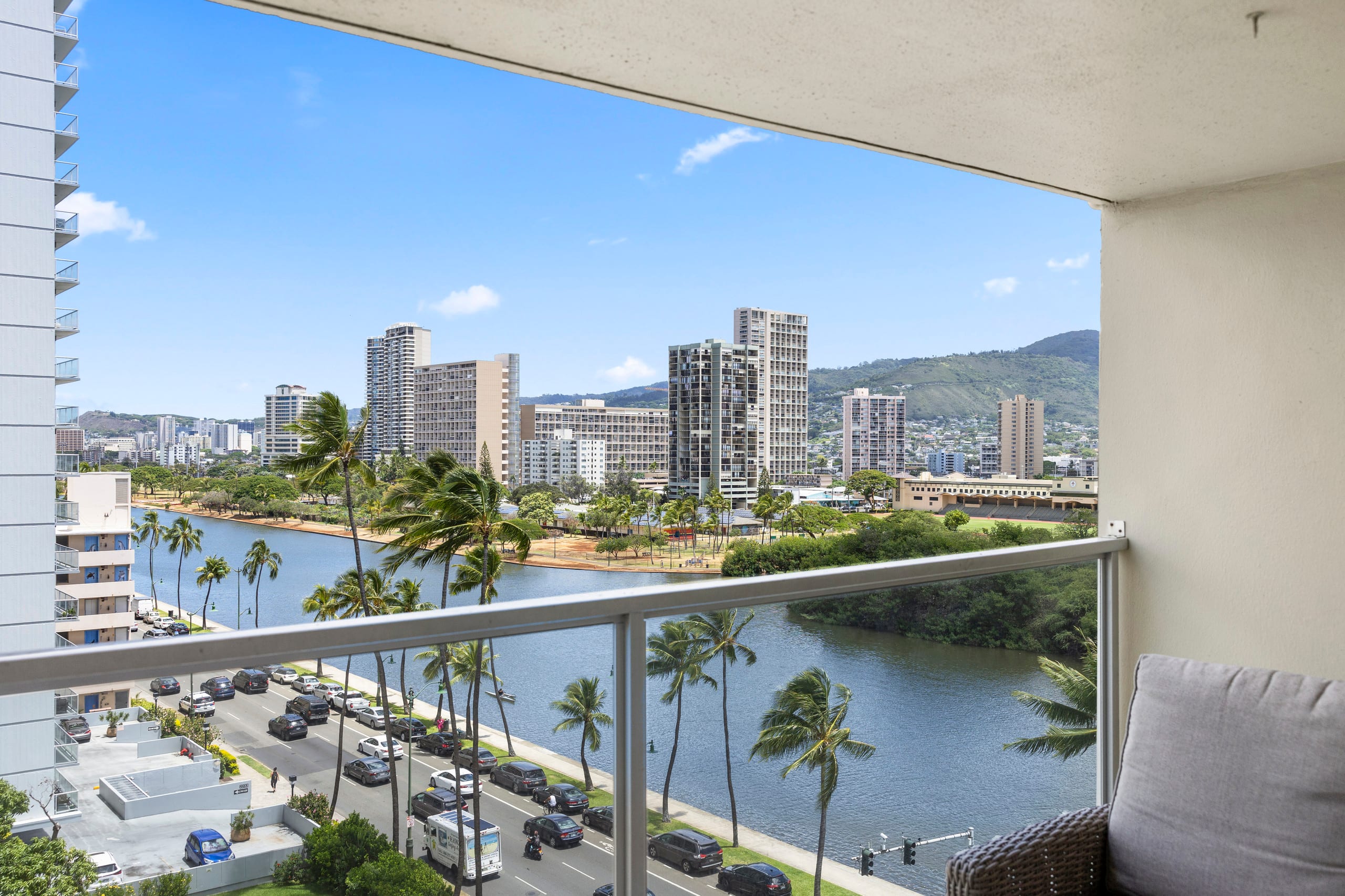9FL-Modern Walkable Waikiki King Studio - Image 16