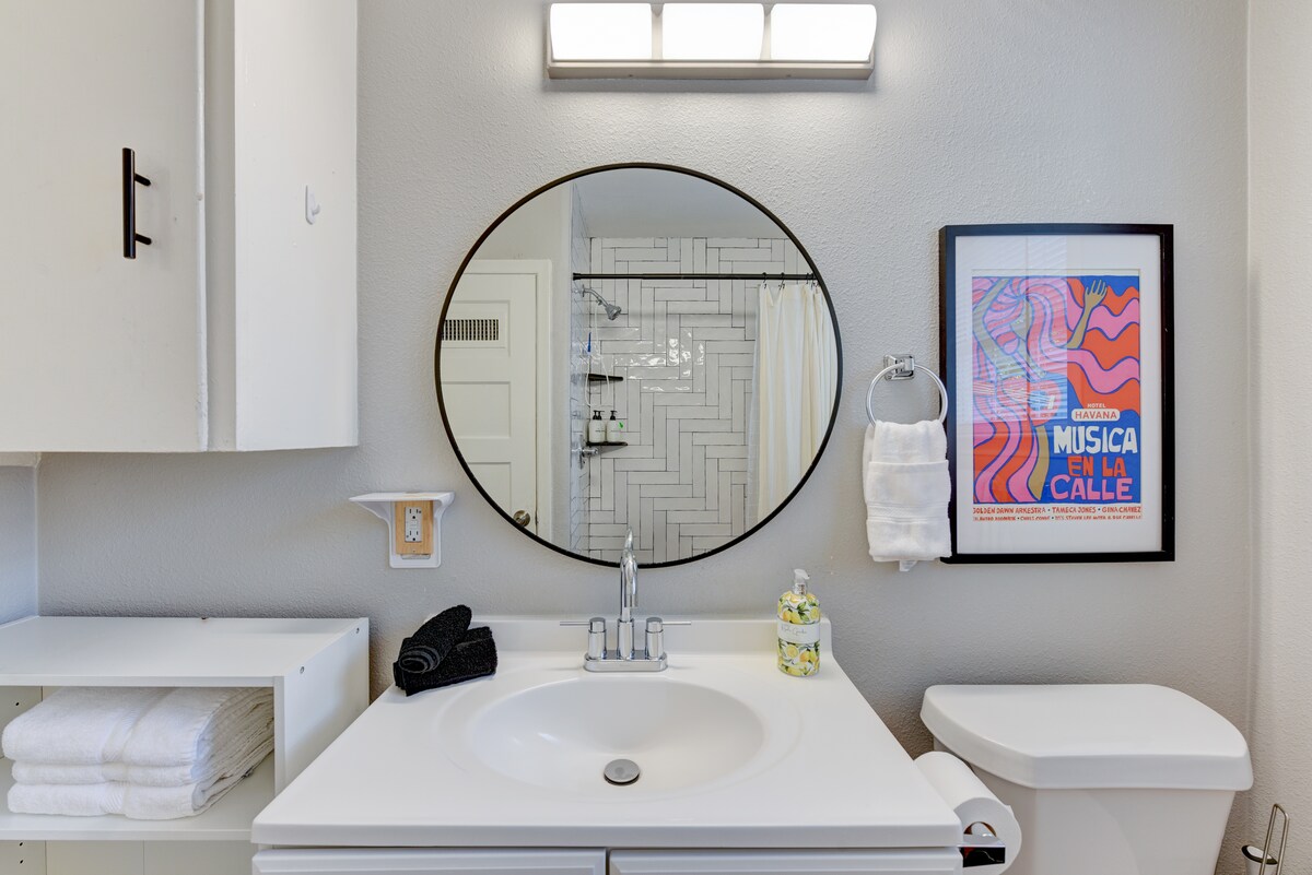 Cozy 2 BR + Minutes to ACL and F1