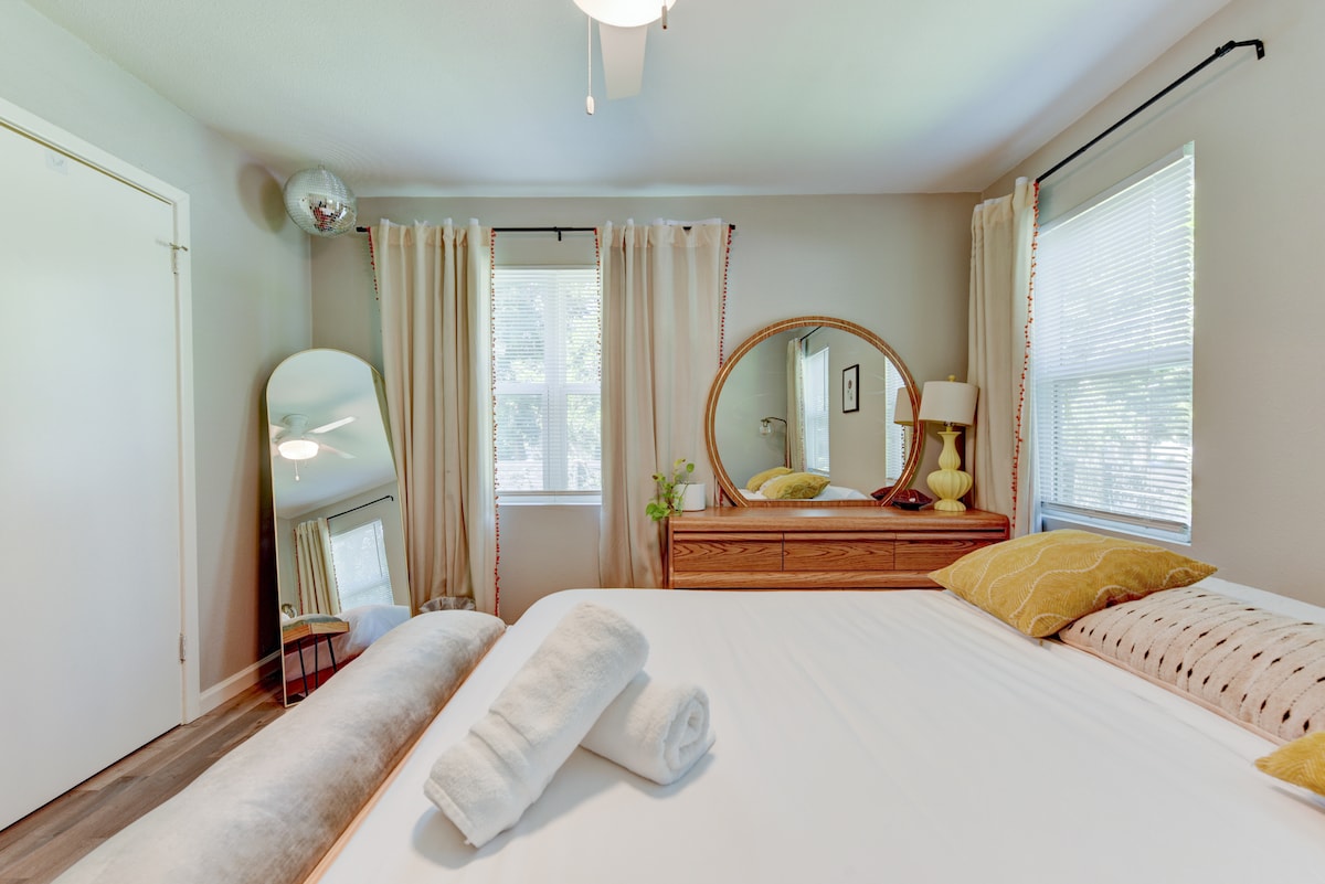 Cozy 2 BR + Minutes to ACL and F1