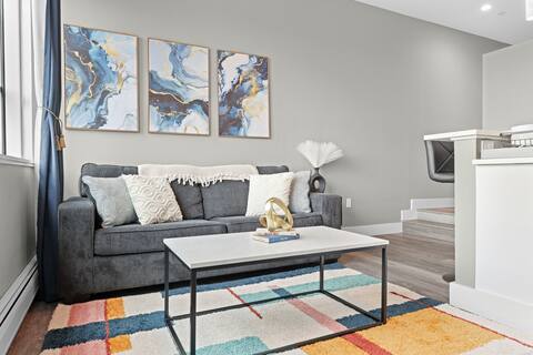 Top Airbnb: 1BR • City View • Queen + SofaBed • 2 TVs • Casino in Goodrich Kirtland Pk
