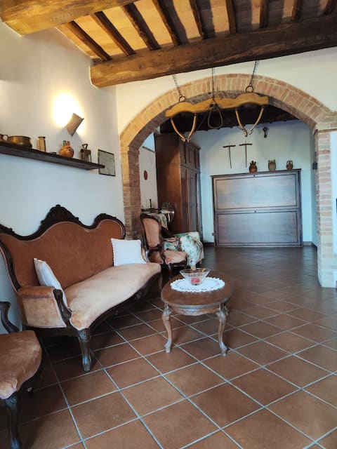 Proprietà Airbnb di successo: "Le Arcate" apartment in an 18th-century farmhouse a Asciano