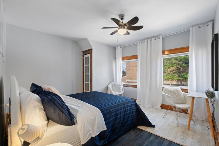 4BR home – Patio, BBQ & Parking in St Clair West gallery image 5