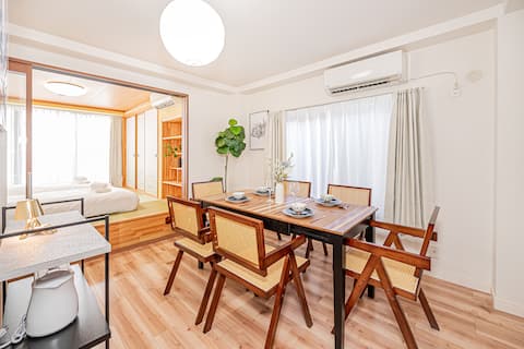 301 - 5-minute walk from Kayabachō Station, 5 minutes by train to Akihabara Station, 7 minutes to Gi