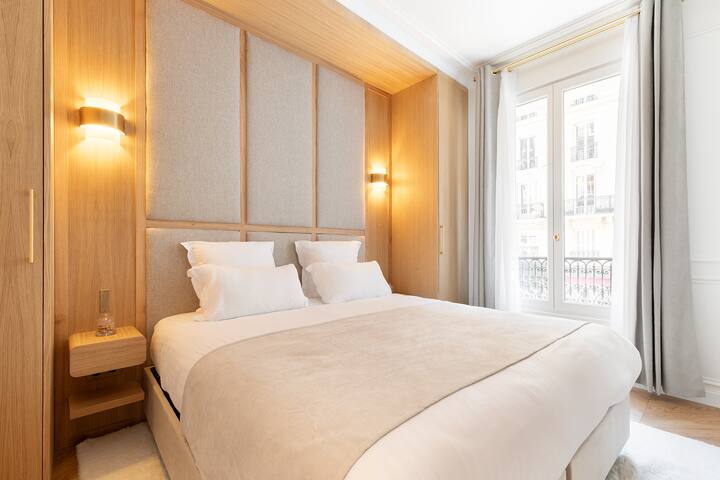 A Sublime 1-BR with Services -Opéra