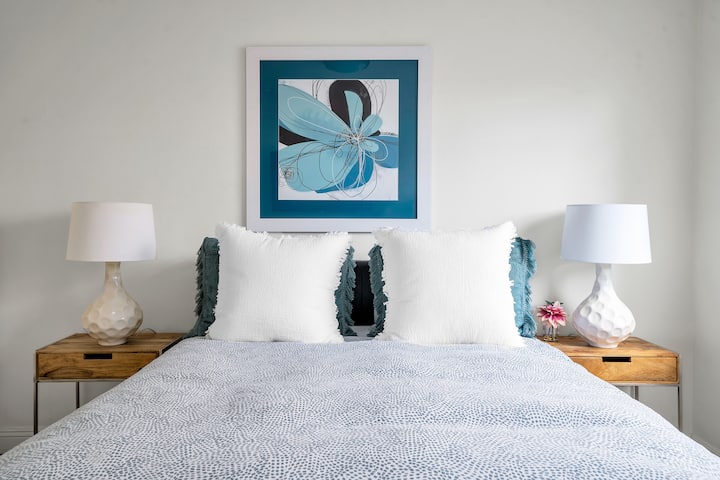 Cama queen. Televisión inteligente