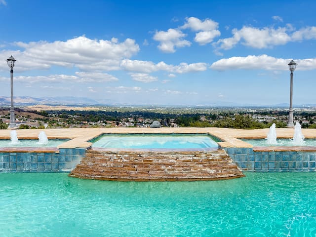 NEW – Private Panoramic Views Prime Location EV