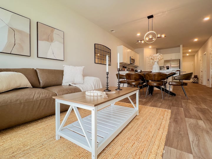 Modern Lakeview Getaway • Pool • Patio • Backyard - Myrtle Beach, SC