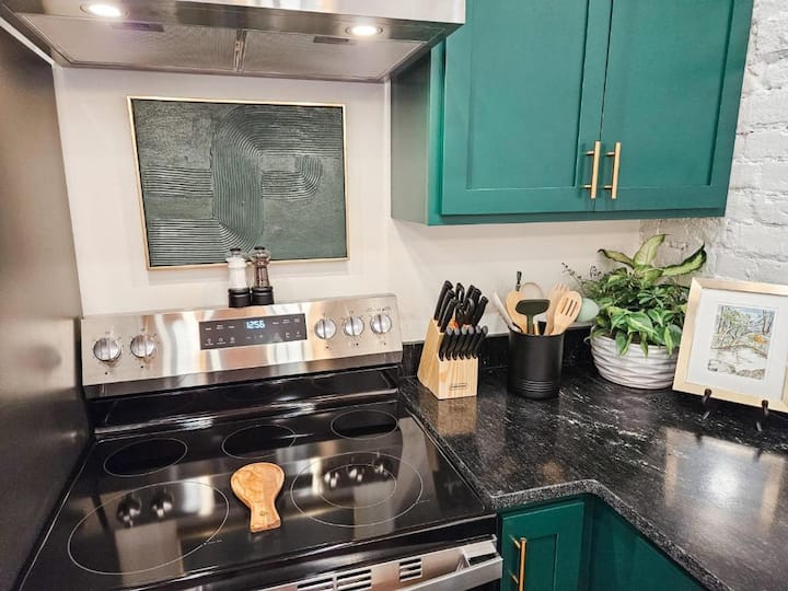 Beautiful Private Stay Close To It All! - Fayetteville, AR