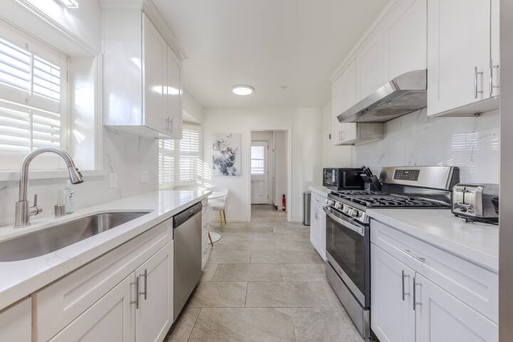 Spacious One-Story Home w/ Walk-In Shower gallery image 3