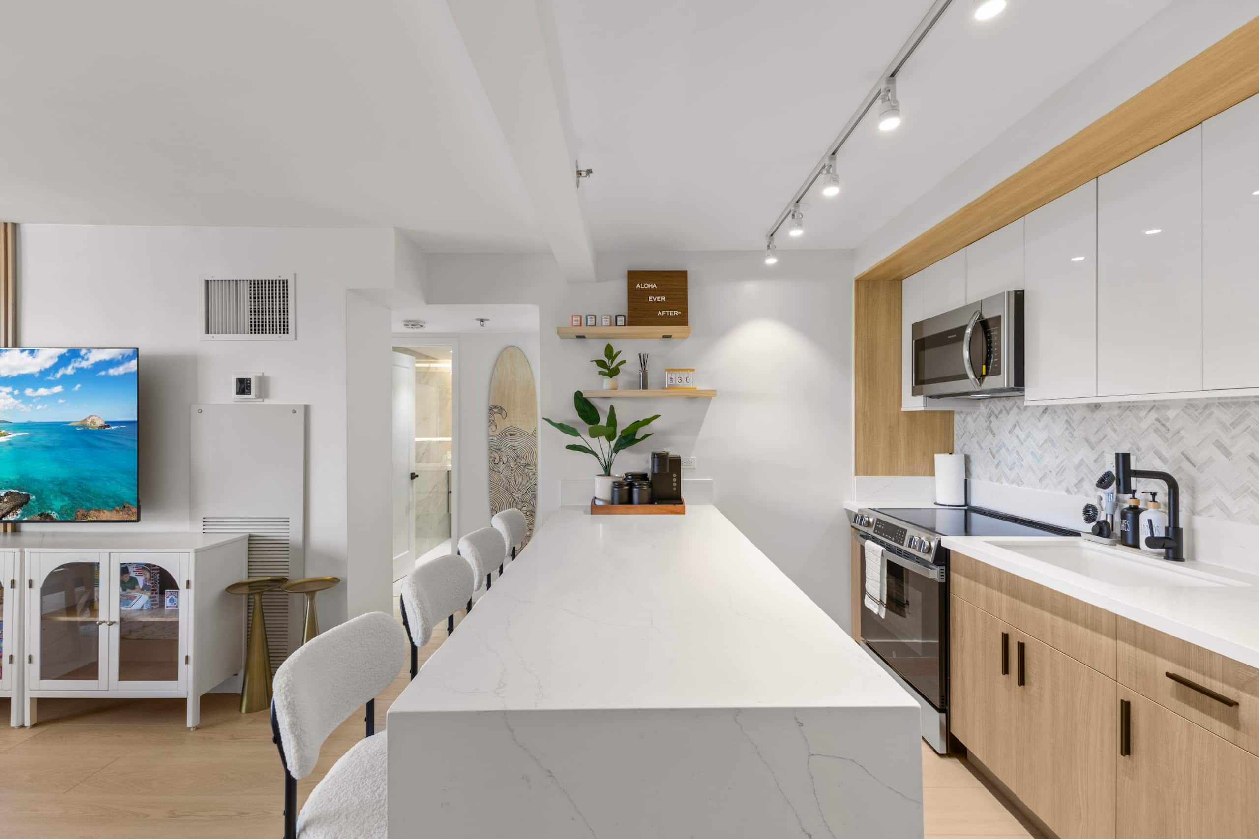 17F-Grand Diamond Head View-2BR-Waikiki w/Parking! - Image 21