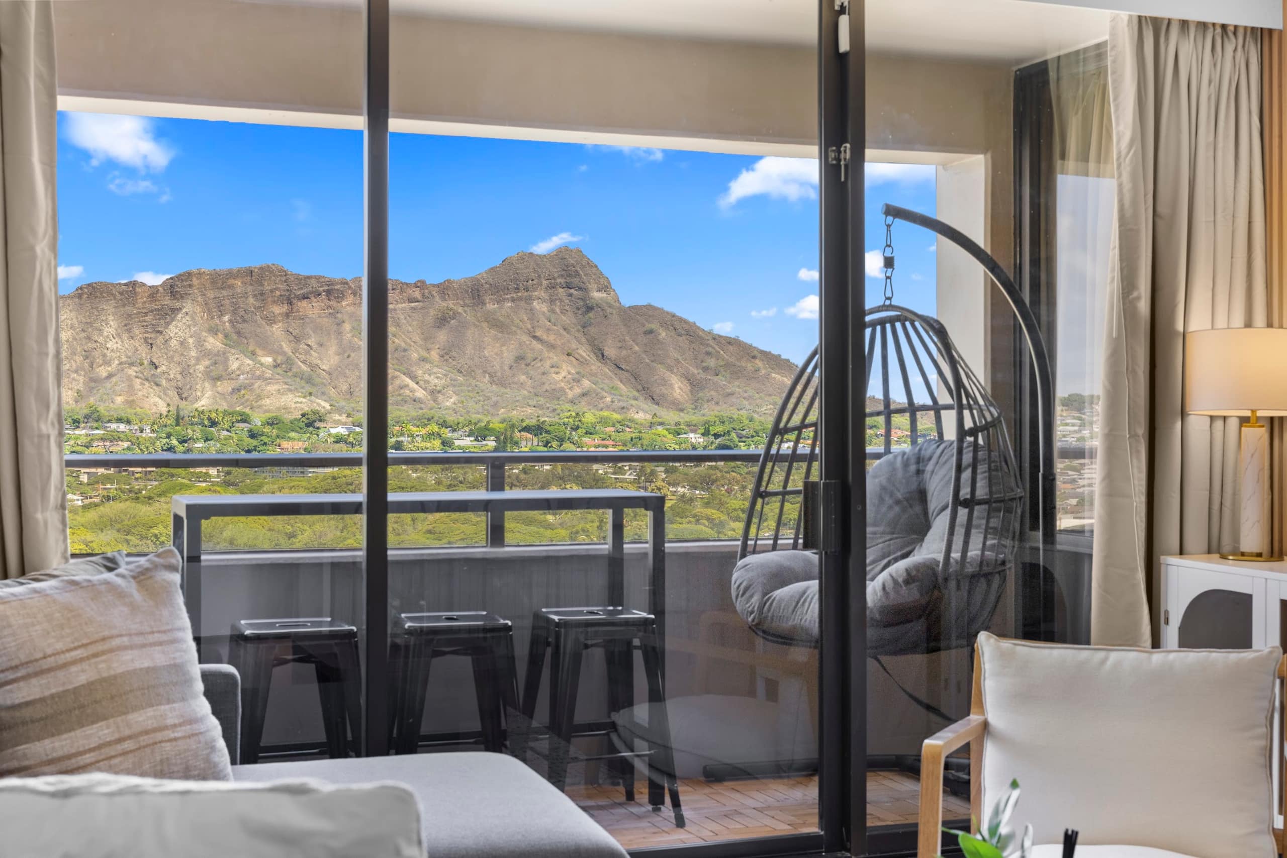 17F-Grand Diamond Head View-2BR-Waikiki w/Parking! - Image 6