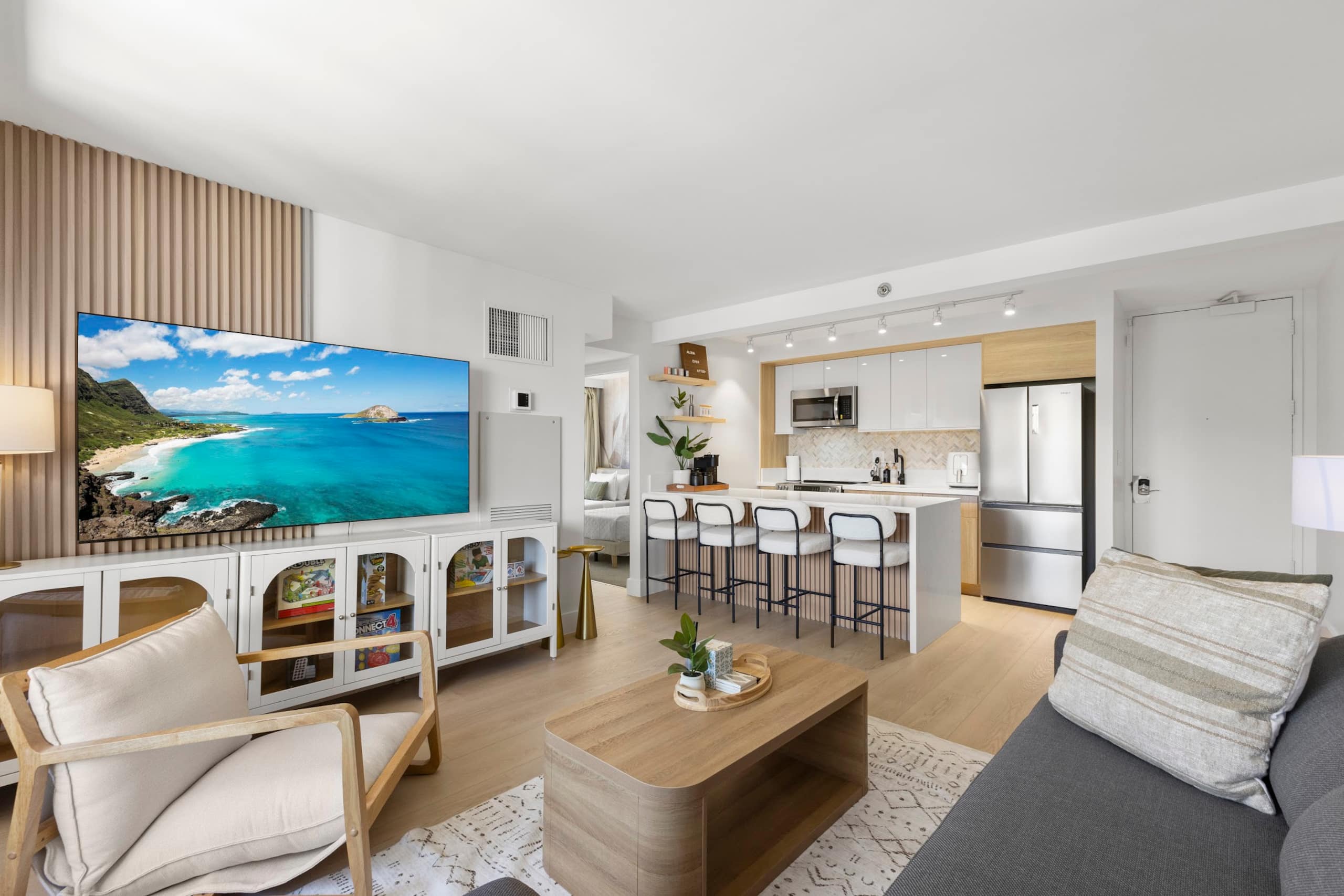 17F-Grand Diamond Head View-2BR-Waikiki w/Parking! - Image 9