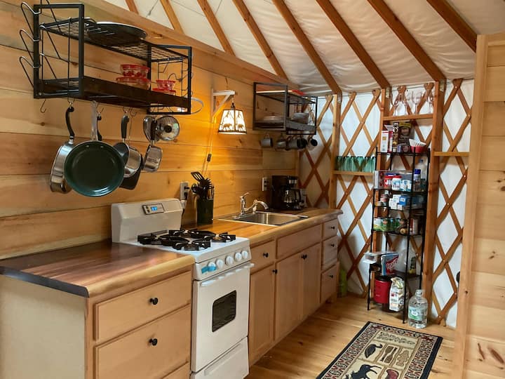 Guest House Yurt - Wellington State Park, Bristol