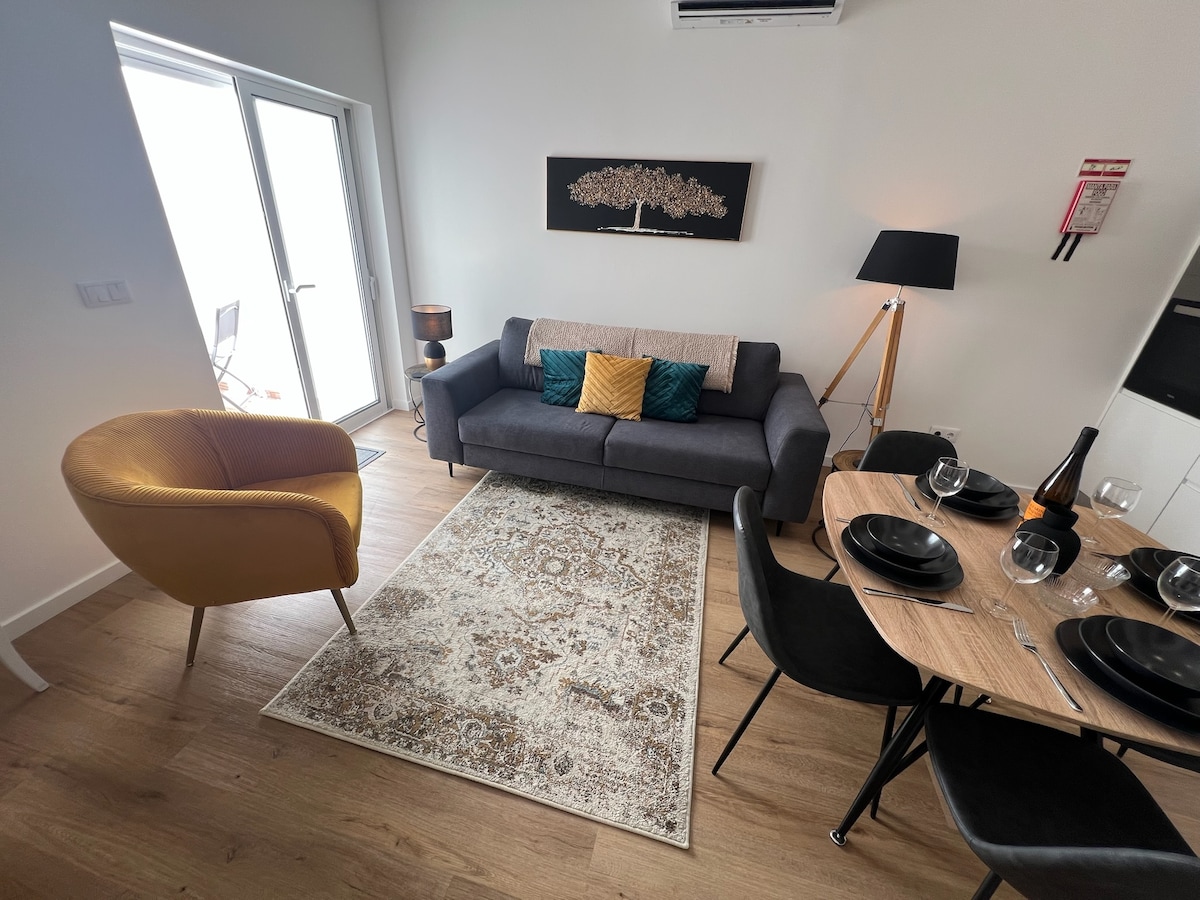 Top Airbnb: Stylish House - Sun Terrace- Walk to Beach Ferry em União Das Freguesias De Faro (Sé E São Pedro)