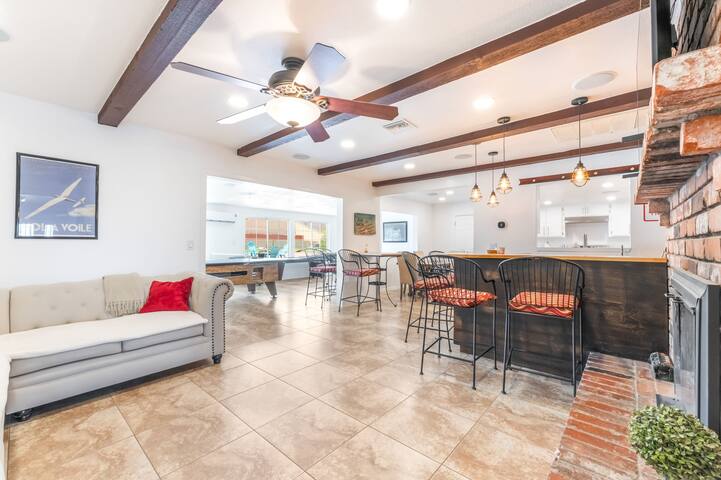 Poolside Escape, Game Room, 4BR gallery image 4