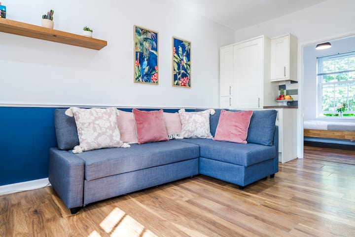 2 Bed Flat Near Stansted Airport - London Stansted Airport (STN)