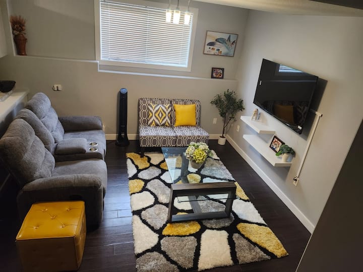 Oriental Palace, 2 Bedroom Basement Suite - Saskatoon