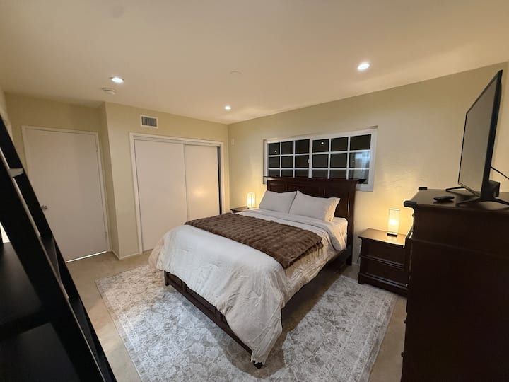 Cozy Master Bedroom Near Stadium And Beaches - Torrance, CA