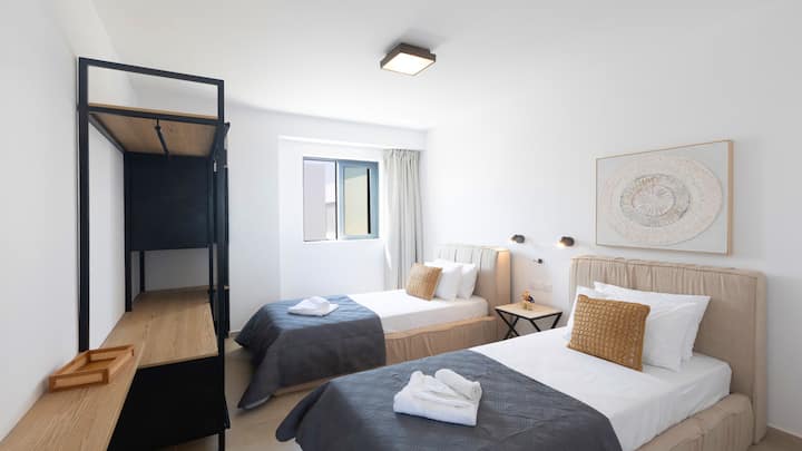Вила номер 6, спалня с две единични легла, NBV Villas