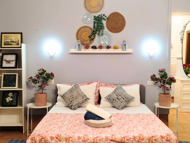 Pavarotti Home gallery image 3