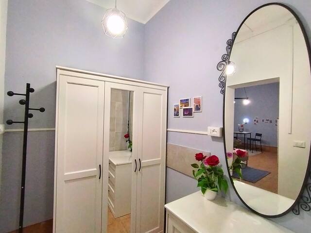 Pavarotti Home gallery image 2