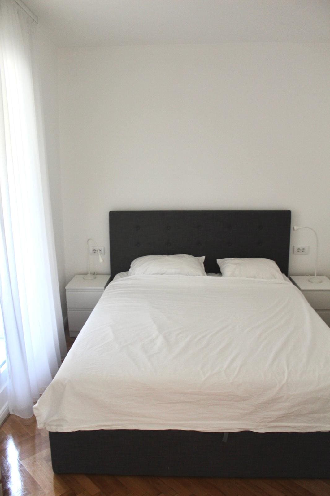 Спалня 2 - двойно легло с османско съхранение Достъп до заден балкон