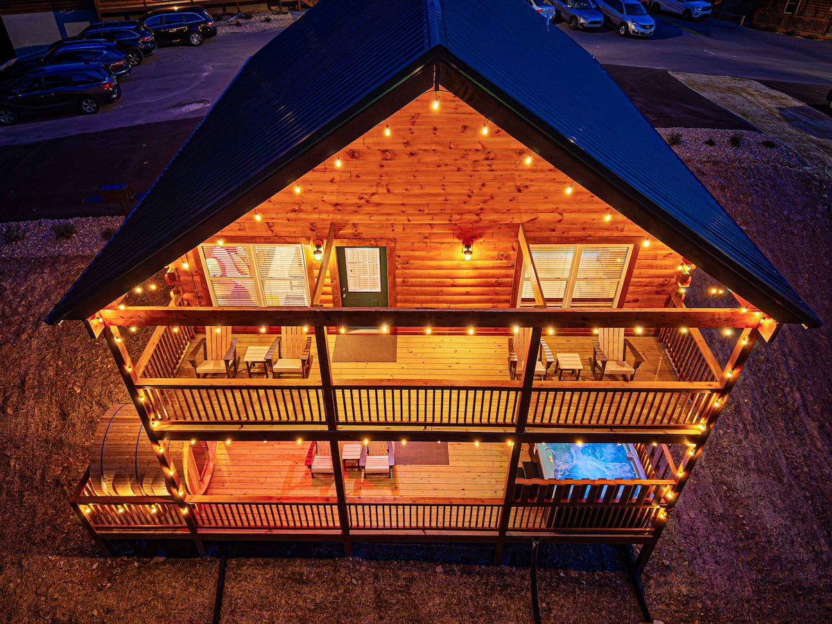 5 Mins to Parkway - Hot Tub, Sauna, Arcade + Games