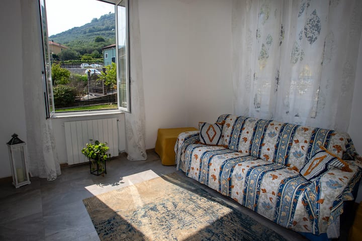 Ca' Nostra: Tra Mare E Monti. - Albenga